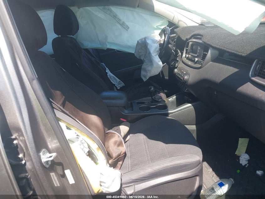 2016 Kia Sorento VIN 5XYPG4A39GG018933 IAAI salvage auction — SIDE, Salvage Title, sold $1,250 on 2026-07-18 (photo 5)
