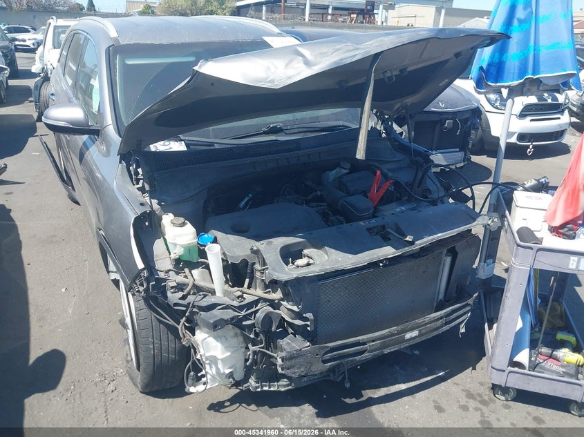 2016 Kia Sorento VIN 5XYPG4A39GG018933 IAAI salvage auction — SIDE, Salvage Title, sold $1,250 on 2026-07-18 (photo 6)
