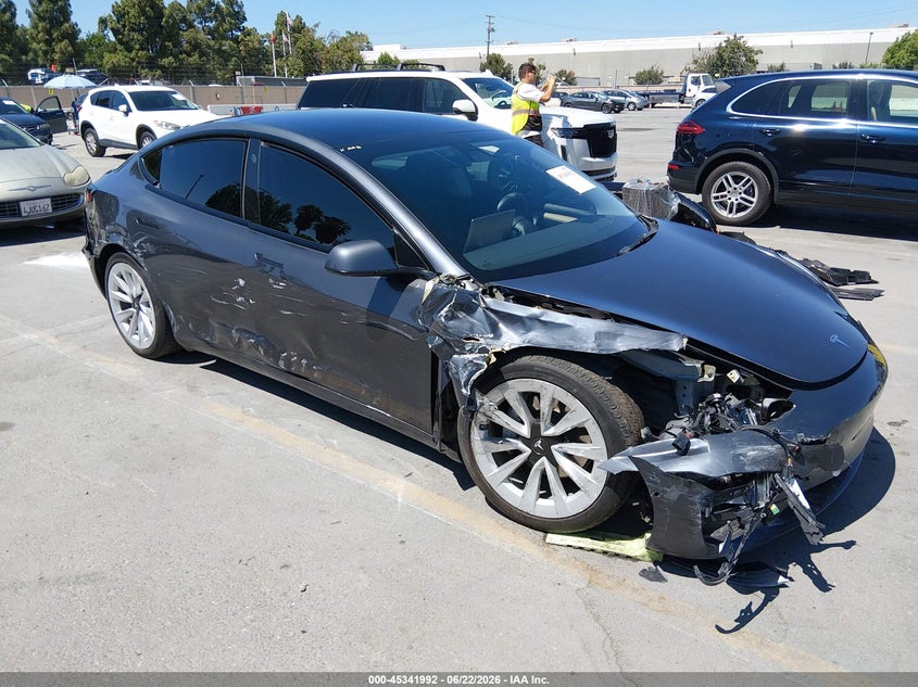 2022 Tesla Model 3 VIN 5YJ3E1EB9NF138756 IAAI salvage auction — RIGHT FRONT, Salvage Title, sold $6,800 on 2026-08-03 (photo 1)
