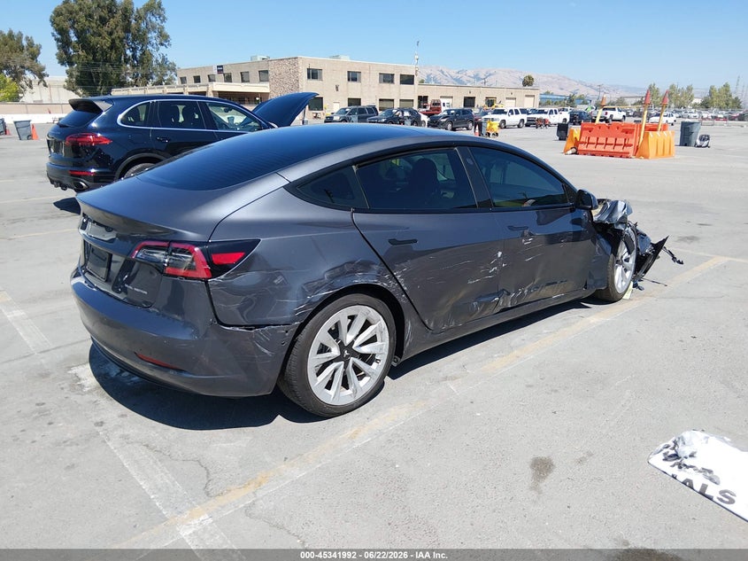 2022 Tesla Model 3 VIN 5YJ3E1EB9NF138756 IAAI salvage auction — RIGHT FRONT, Salvage Title, sold $6,800 on 2026-08-03 (photo 4)