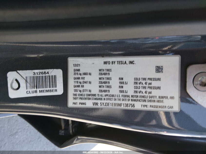 2022 Tesla Model 3 VIN 5YJ3E1EB9NF138756 IAAI salvage auction — RIGHT FRONT, Salvage Title, sold $6,800 on 2026-08-03 (photo 9)