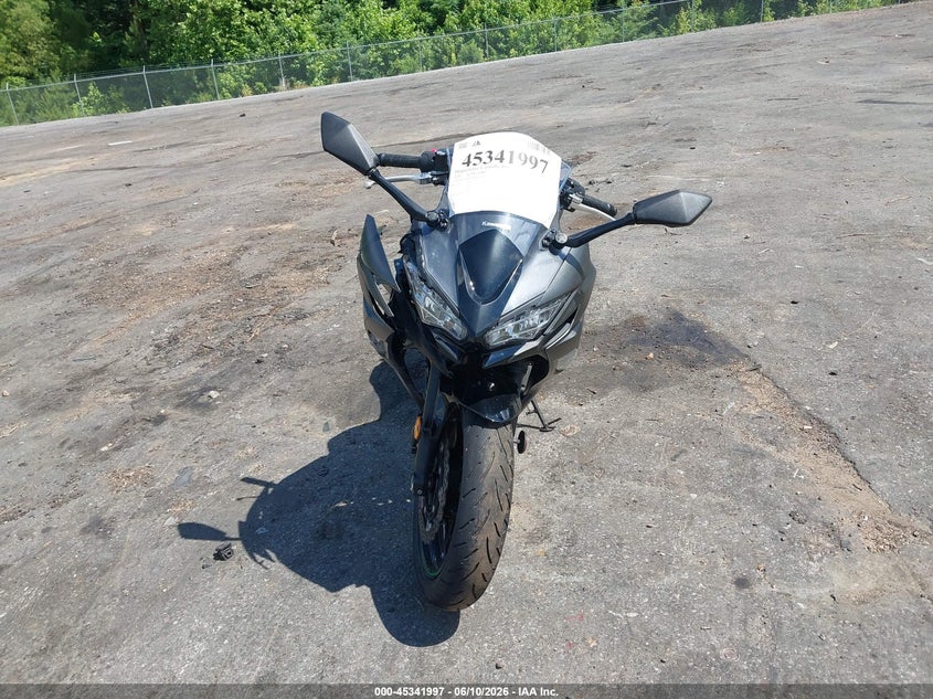 2024 Kawasaki Ninja VIN ML5EXER18RDAD5202 IAAI salvage auction — RIGHT SIDE, Wait Title, sold $1,900 on 2026-09-16 (photo 5)
