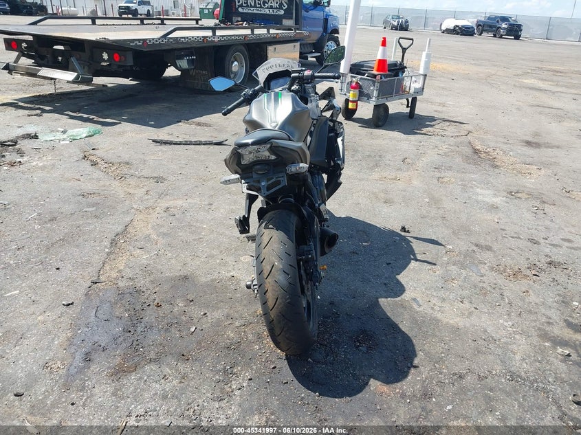 2024 Kawasaki Ninja VIN ML5EXER18RDAD5202 IAAI salvage auction — RIGHT SIDE, Wait Title, sold $1,900 on 2026-09-16 (photo 6)