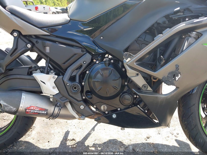2024 Kawasaki Ninja VIN ML5EXER18RDAD5202 IAAI salvage auction — RIGHT SIDE, Wait Title, sold $1,900 on 2026-09-16 (photo 8)