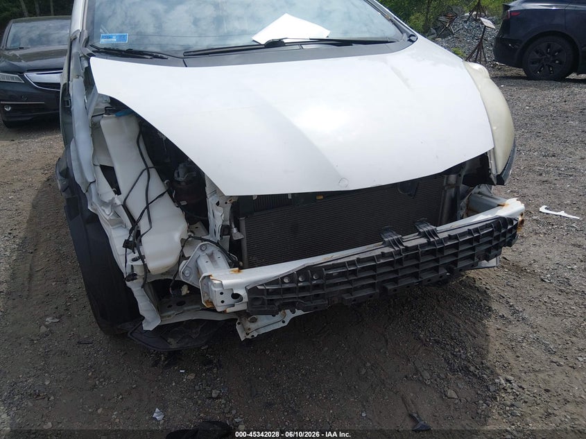 2011 Honda Fit VIN JHMGE8H38BS009595 IAAI salvage auction — FRONT END, Salvage (Rhode Island), sold $750 on 2026-07-07 (photo 6)