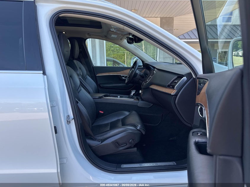 2019 Volvo Xc90 VIN YV4A22PL6K1487077 IAAI salvage auction — NORMAL WEAR, Salvage Title, sold $8,700 on 2026-07-29 (photo 5)