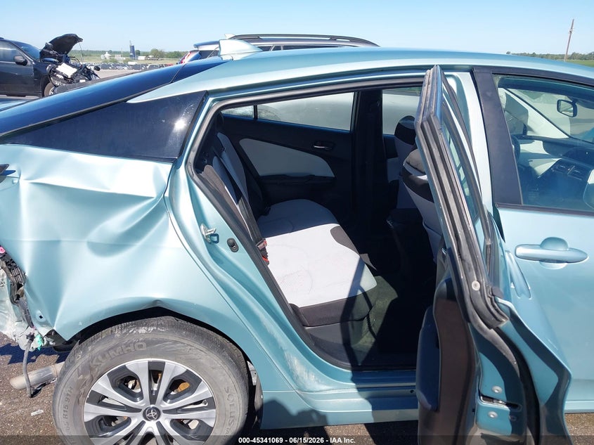 2021 Toyota Prius VIN JTDL9MFU2M3024308 IAAI salvage auction — FRONT & REAR, Salvage (Nebraska), sold $2,650 on 2026-07-30 (photo 8)