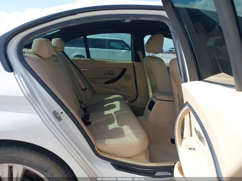 2016 BMW 3er VIN WBA8E9G57GNT43120 IAAI salvage auction — NORMAL WEAR, Salvage Title, sold $825 on 2026-07-09 (photo 8)