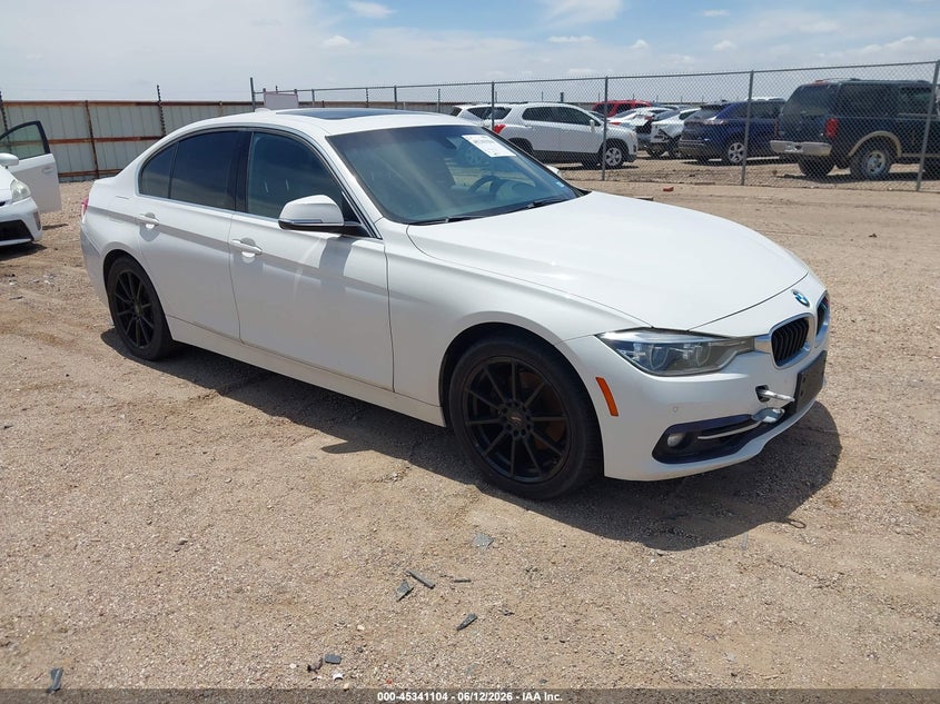 2018 BMW 3er VIN WBA8B9G57JNU57358 IAAI salvage auction — NORMAL WEAR, Original (Texas), sold $3,850 on 2026-07-13 (photo 1)