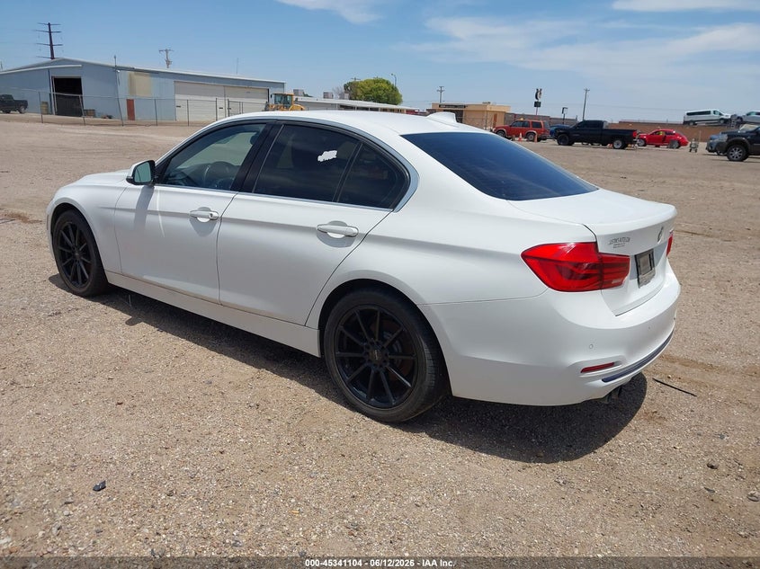 2018 BMW 3er VIN WBA8B9G57JNU57358 IAAI salvage auction — NORMAL WEAR, Original (Texas), sold $3,850 on 2026-07-13 (photo 3)