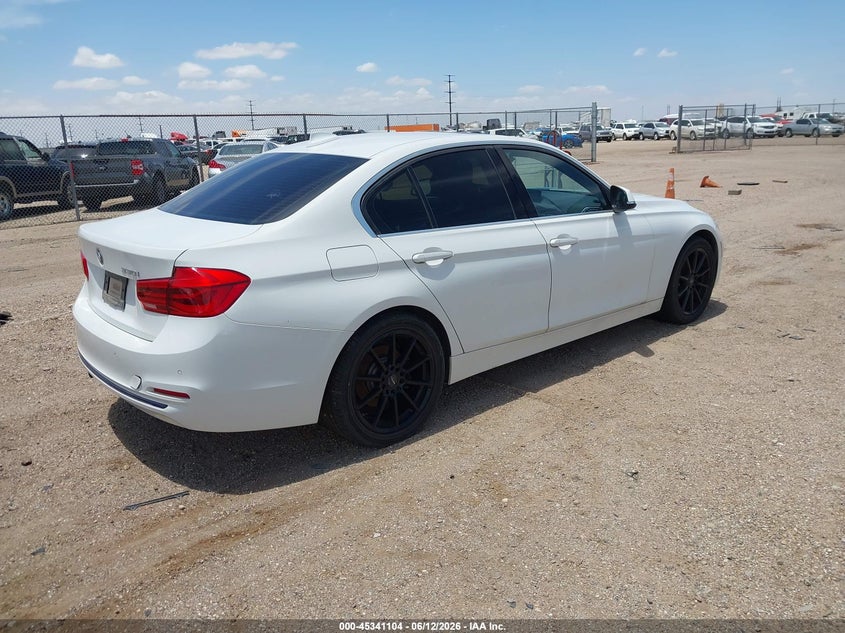 2018 BMW 3er VIN WBA8B9G57JNU57358 IAAI salvage auction — NORMAL WEAR, Original (Texas), sold $3,850 on 2026-07-13 (photo 4)