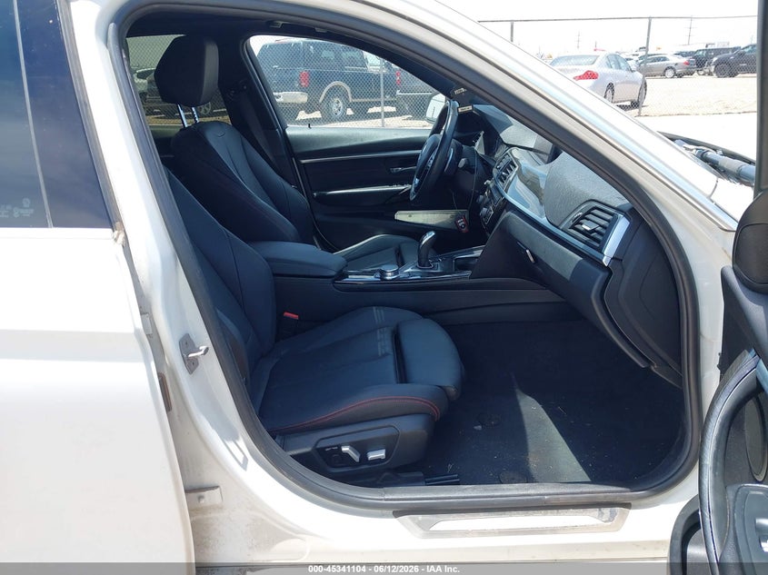2018 BMW 3er VIN WBA8B9G57JNU57358 IAAI salvage auction — NORMAL WEAR, Original (Texas), sold $3,850 on 2026-07-13 (photo 5)