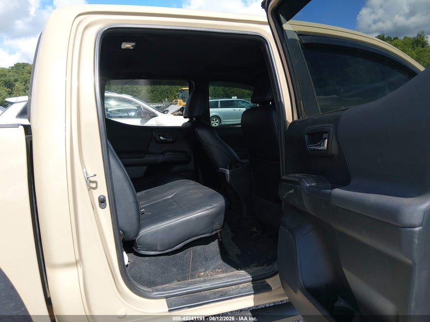 2018 Toyota Tacoma VIN 5TFCZ5AN3JX128848 IAAI salvage auction — FRONT END, Salvage (Alabama), sold $11,250 on 2026-07-16 (photo 8)