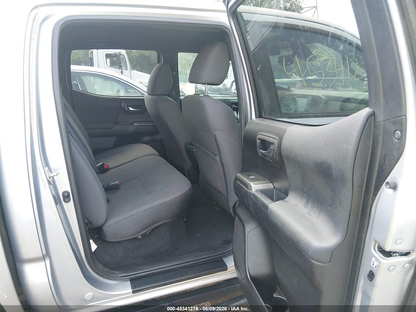 2019 Toyota Tacoma VIN 5TFCZ5AN7KX196121 IAAI salvage auction — REAR END, Clear (Indiana), sold $15,300 on 2026-07-15 (photo 8)