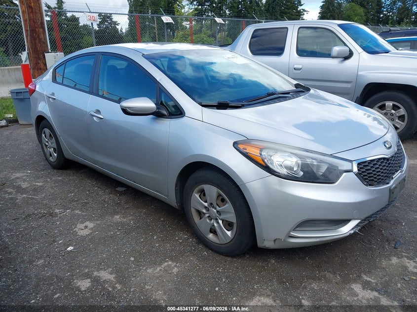 2014 Kia Forte VIN KNAFK4A66E5214383 IAAI salvage auction — NORMAL WEAR, Salvage Title, sold $375 on 2026-07-29 (photo 1)
