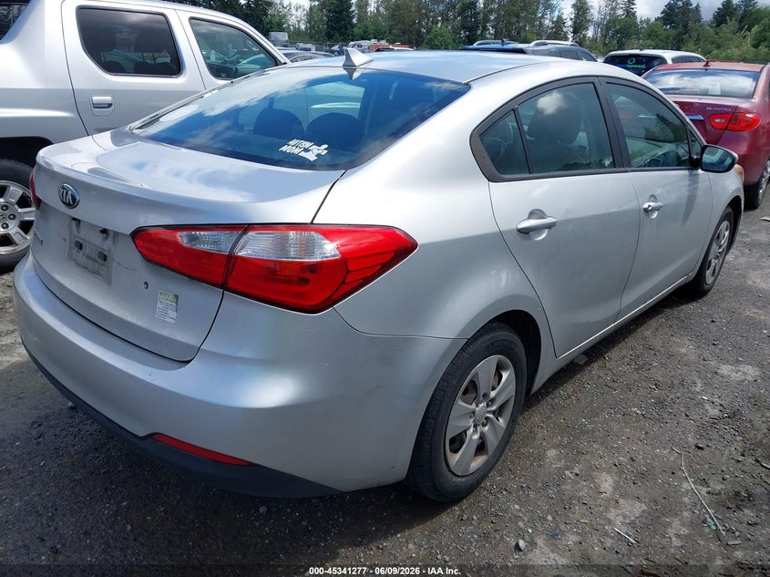 2014 Kia Forte VIN KNAFK4A66E5214383 IAAI salvage auction — NORMAL WEAR, Salvage Title, sold $375 on 2026-07-29 (photo 4)