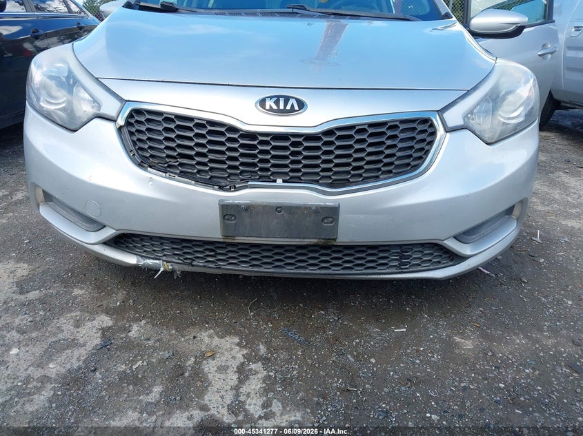 2014 Kia Forte VIN KNAFK4A66E5214383 IAAI salvage auction — NORMAL WEAR, Salvage Title, sold $375 on 2026-07-29 (photo 6)