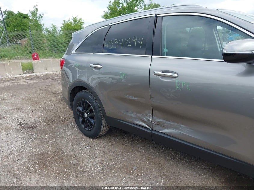 2017 Kia Sorento VIN 5XYPG4A34HG208527 IAAI salvage auction — RIGHT SIDE, Clear (Wisconsin), sold $2,000 on 2026-07-27 (photo 6)