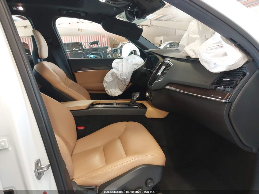 2016 Volvo Xc90 VIN YV4A22PK6G1040313 IAAI salvage auction — FRONT END, Salvage Title, sold $6,200 on 2026-08-20 (photo 5)