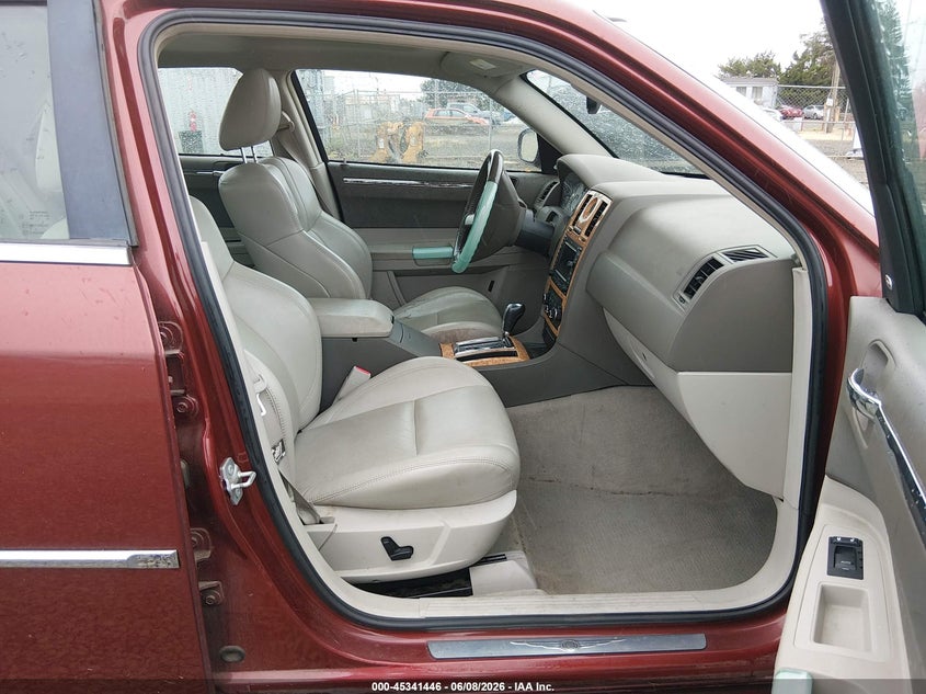 2007 Chrysler 300c VIN 2C3LA63H27H762870 IAAI salvage auction — NORMAL WEAR, Peddle Clear Public-Restricted (Oregon), sold $300 on 2026-07-15 (photo 5)