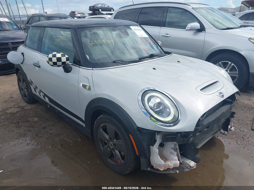 2020 Mini Hard top VIN WMWXP3C06L2M43671 IAAI salvage auction — FRONT END, Salvage Title, sold $3,000 on 2026-08-02 (photo 1)