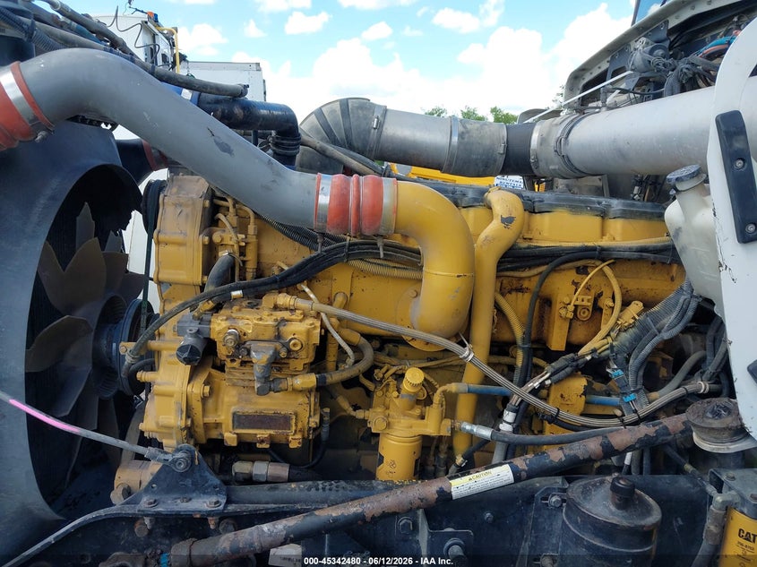 2001 Kenworth Construction VIN 1XKWDB9X81J865258 IAAI salvage auction — FRONT END, Salvage (Texas), sold $22,500 on 2026-07-15 (photo 9)