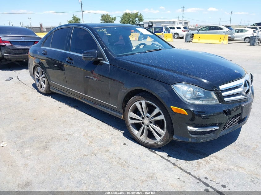 2013 Mercedes-benz C-klasse VIN WDDGF4HB2DR290601 IAAI salvage auction — LEFT SIDE, Salvage (California), sold $550 on 2026-08-06 (photo 1)