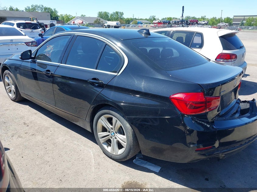 2018 BMW 3er VIN WBA8D9G56JNU68670 IAAI salvage auction — RIGHT SIDE, Salvage (Ohio), sold $3,000 on 2026-07-14 (photo 3)