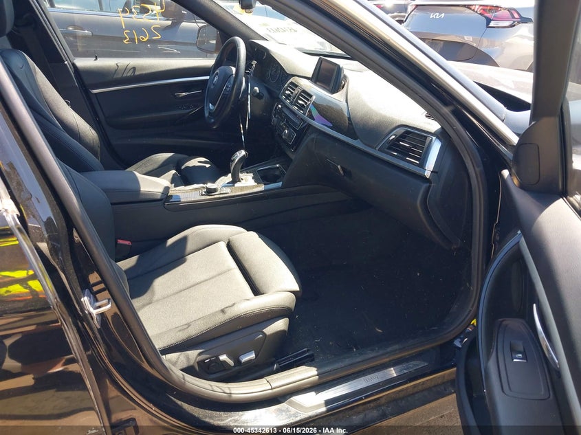 2018 BMW 3er VIN WBA8D9G56JNU68670 IAAI salvage auction — RIGHT SIDE, Salvage (Ohio), sold $3,000 on 2026-07-14 (photo 5)