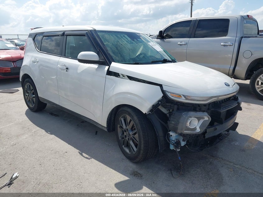 2020 Kia Soul VIN KNDJ33AU4L7718208 IAAI salvage auction — LEFT SIDE, Salvage (Texas), sold $925 on 2026-07-16 (photo 1)
