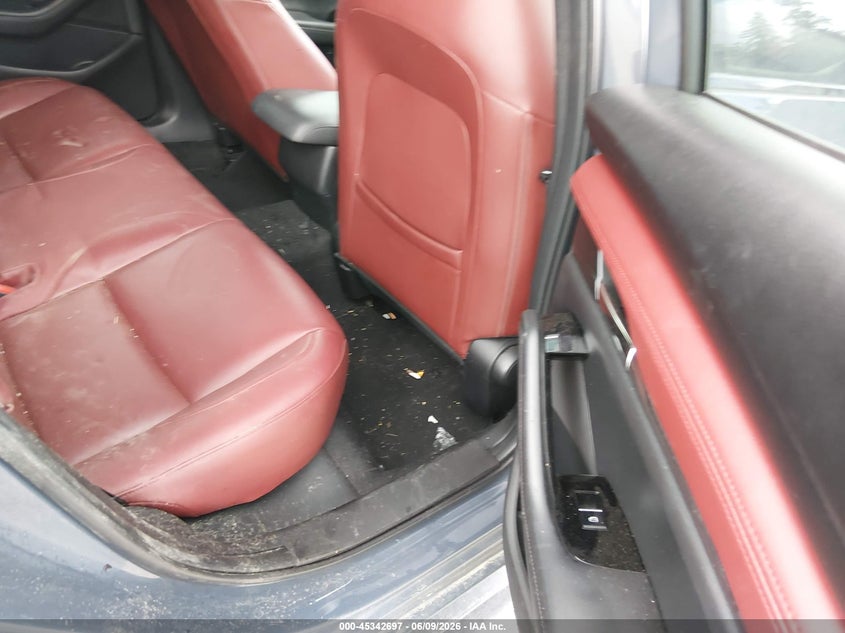 2021 Mazda 3 VIN JM1BPBNY7M1402824 IAAI salvage auction — NORMAL WEAR, Salvage Title, sold $2,025 on 2026-07-08 (photo 8)