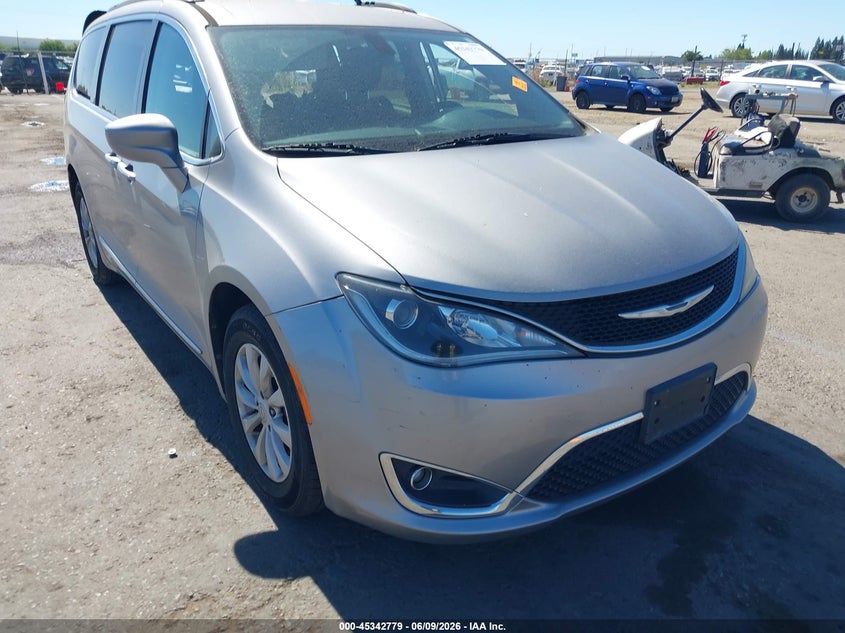2017 Chrysler Pacifica VIN 2C4RC1BG3HR540541 IAAI salvage auction — REAR END, Salvage Title, sold $1,050 on 2026-08-01 (photo 1)