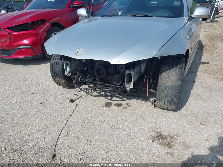 2011 BMW 3 series VIN WBAKF9C51BE620362 IAAI salvage auction — NORMAL WEAR, Clear (Illinois), sold $475 on 2026-07-20 (photo 6)