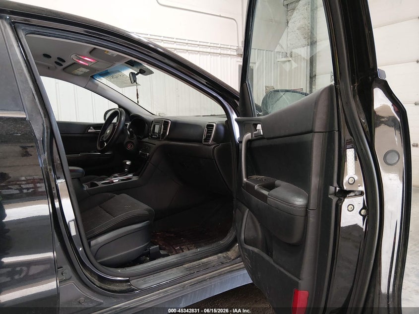 2018 Kia Sportage VIN KNDPMCAC7J7301466 IAAI salvage auction — NORMAL WEAR, Original (Alaska), sold $1,025 on 2026-07-17 (photo 5)