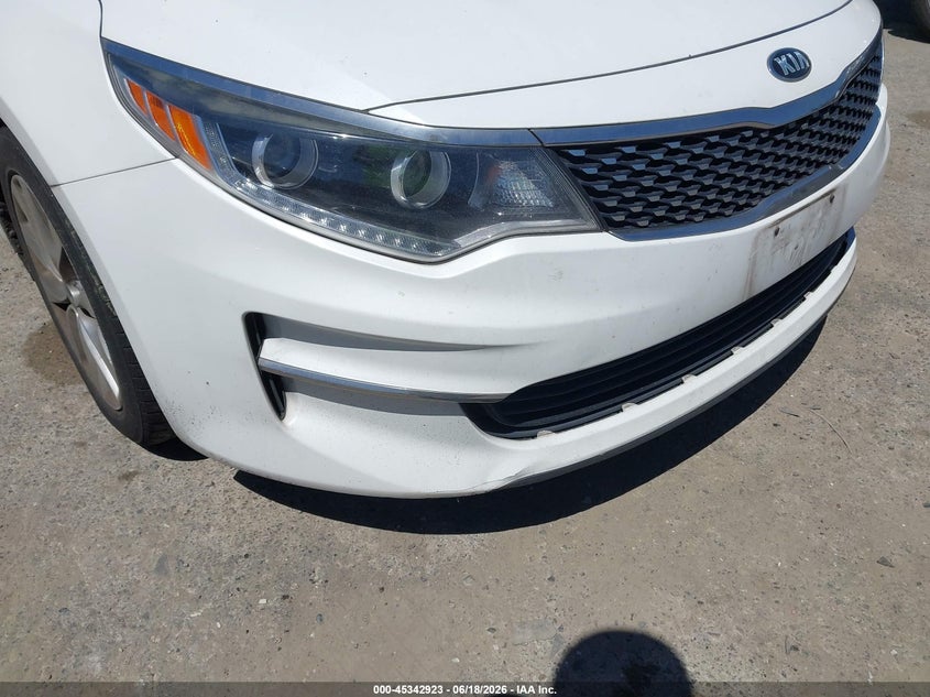 2016 Kia Optima VIN 5XXGU4L31GG029290 IAAI salvage auction — NORMAL WEAR, Rebuilt-Non-Public (Washington), sold $425 on 2026-07-15 (photo 6)