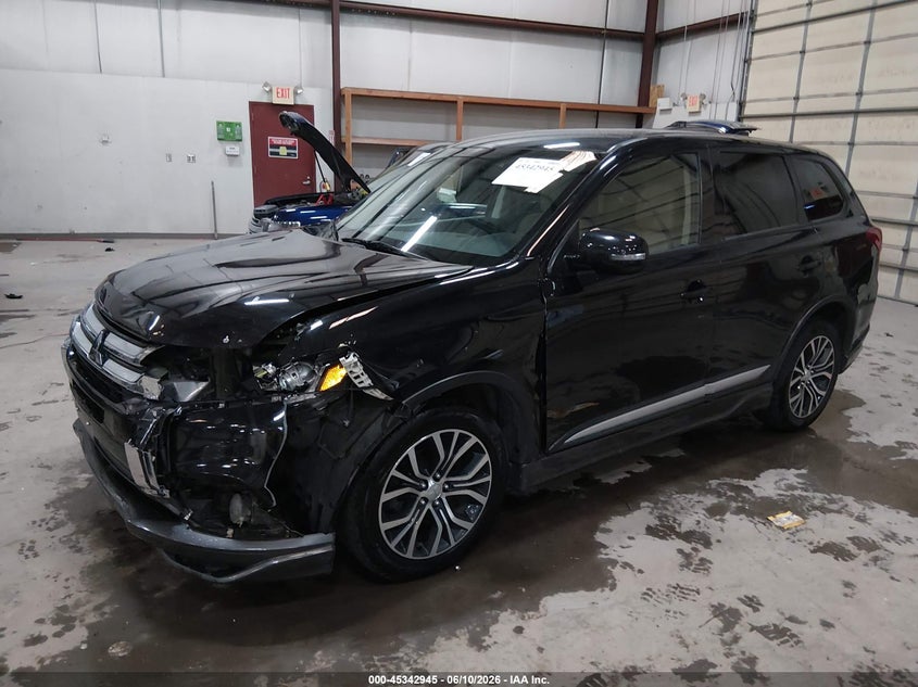 2018 Mitsubishi Outlander VIN JA4AZ3A33JJ006143 IAAI salvage auction — FRONT END, Salvage Title, sold $2,000 on 2026-07-17 (photo 2)