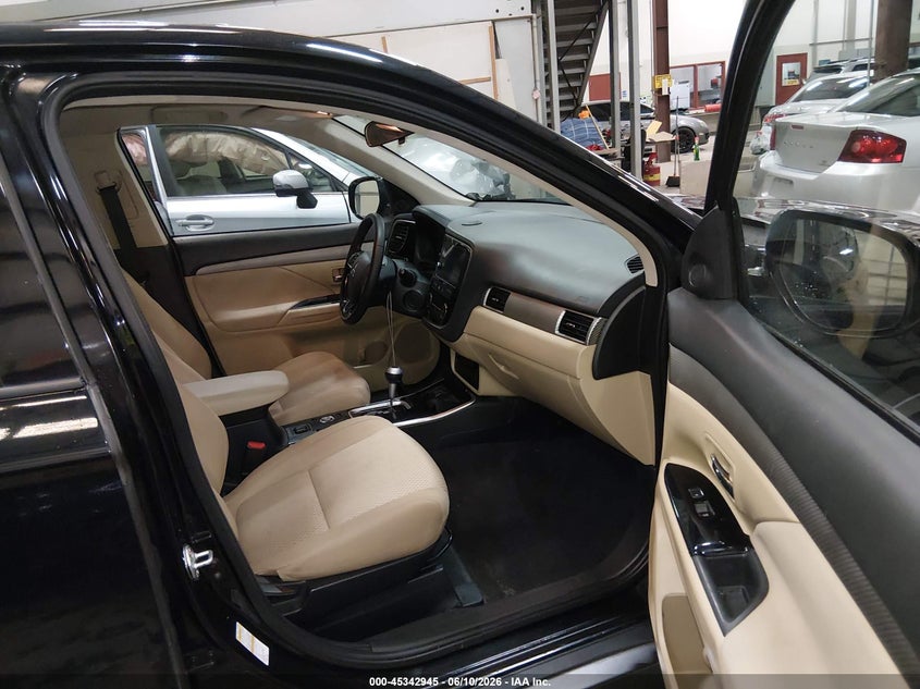 2018 Mitsubishi Outlander VIN JA4AZ3A33JJ006143 IAAI salvage auction — FRONT END, Salvage Title, sold $2,000 on 2026-07-17 (photo 5)