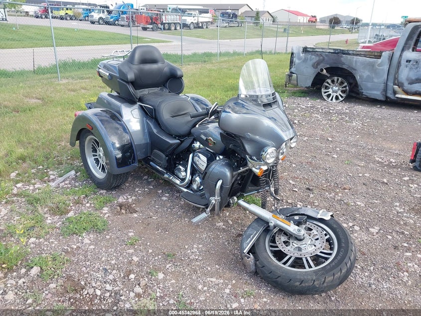 2022 Harley-davidson Tri glide ultra VIN 1HD1MAF17NB852757 — IAAI salvage auction photo