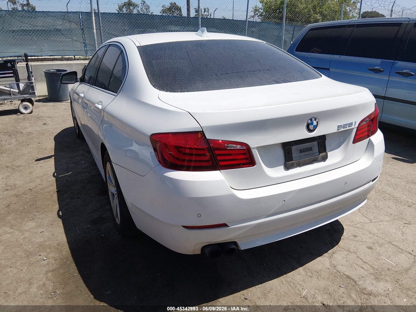 2012 BMW 5er VIN WBAXG5C55CDX03831 IAAI salvage auction — NORMAL WEAR, Salvage Title, sold $1,650 on 2026-07-08 (photo 3)