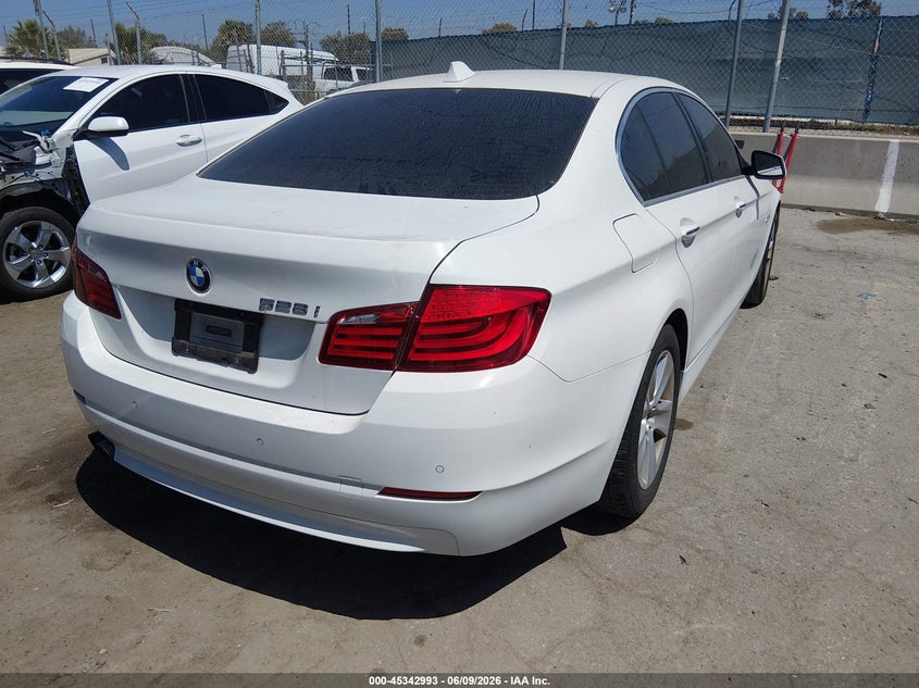 2012 BMW 5er VIN WBAXG5C55CDX03831 IAAI salvage auction — NORMAL WEAR, Salvage Title, sold $1,650 on 2026-07-08 (photo 4)