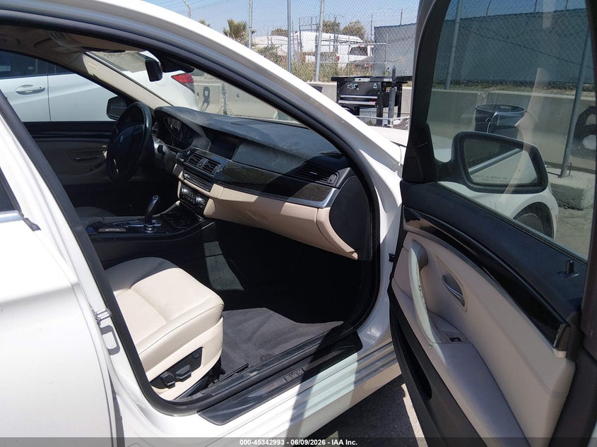 2012 BMW 5er VIN WBAXG5C55CDX03831 IAAI salvage auction — NORMAL WEAR, Salvage Title, sold $1,650 on 2026-07-08 (photo 5)