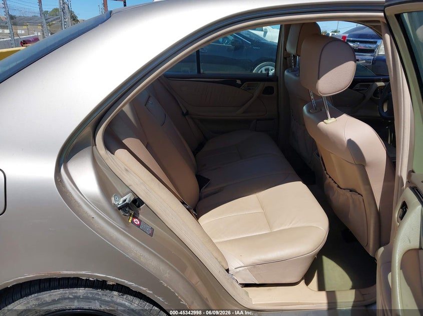 2000 Mercedes-benz E-klasse VIN WDBJF65J2YB096350 IAAI salvage auction — NORMAL WEAR, Clear - Dealer Only (California), sold $375 on 2026-07-09 (photo 8)