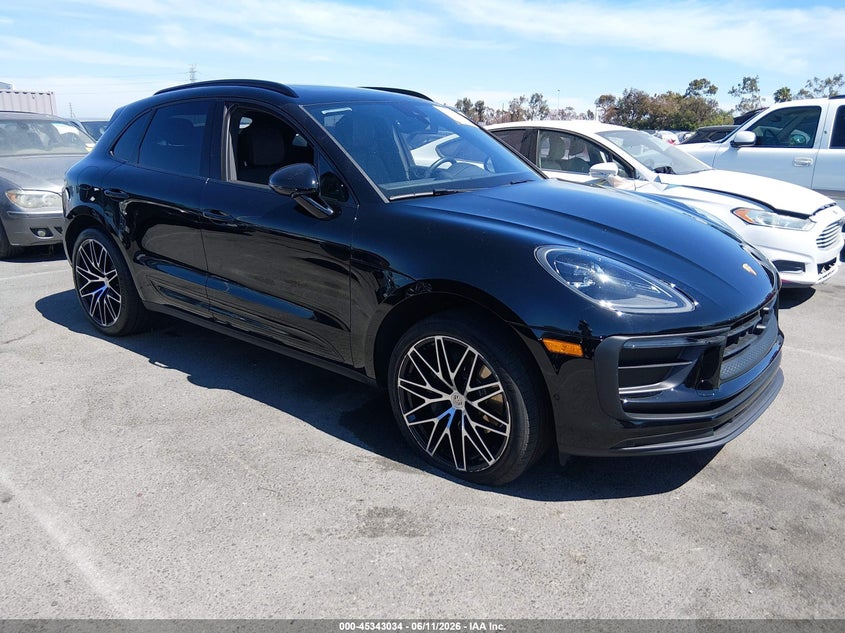 2023 Porsche Macan VIN WP1AA2A58PLB16982 IAAI salvage auction — LEFT FRONT, Salvage Title, sold $27,550 on 2026-08-17 (photo 1)