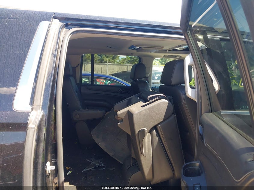 2017 Chevrolet Suburban VIN 1GNSKJKC0HR249364 IAAI salvage auction — RIGHT FRONT, Clear (Wisconsin), sold $5,175 on 2026-07-23 (photo 8)