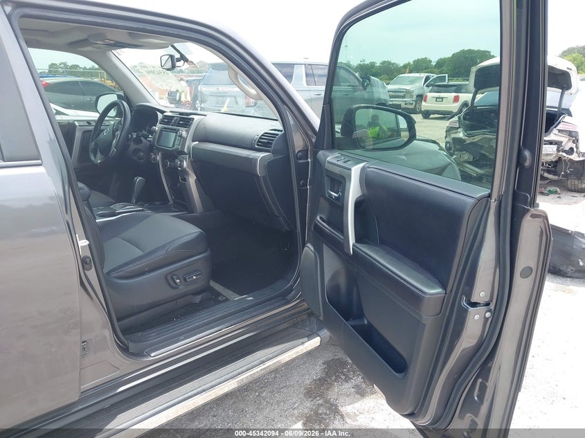 2016 Toyota 4runner VIN JTEZU5JR5G5112825 IAAI salvage auction — RIGHT FRONT, Rebuildable (Florida), sold $9,700 on 2026-07-09 (photo 5)