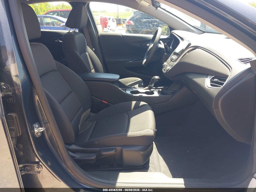 2020 Chevrolet Malibu VIN 1G1ZC5ST4LF137908 IAAI salvage auction — NORMAL WEAR, Sf97 (New Hampshire), sold $25 on 2026-07-23 (photo 5)