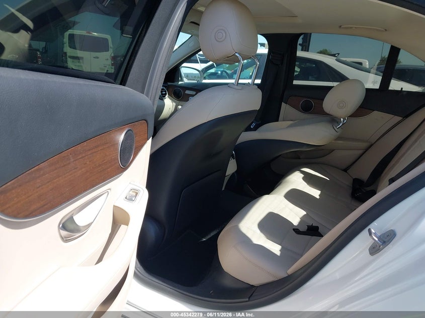 2020 Mercedes-benz C-klasse VIN WDDWF8DB8LR527888 IAAI salvage auction — REAR END, Salvage Title, sold $7,150 on 2026-07-24 (photo 8)