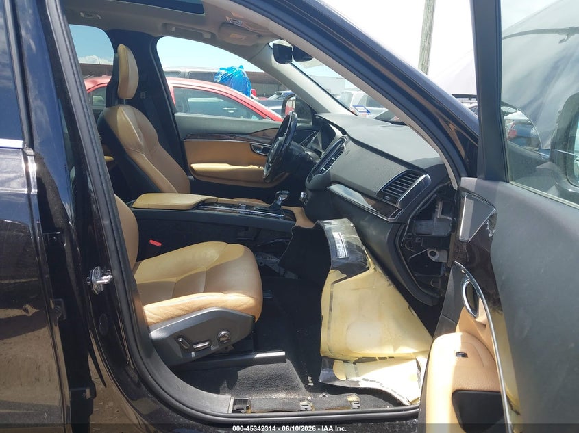 2016 Volvo Xc90 VIN YV4A22PK4G1075691 IAAI salvage auction — STRIPPED, Salvage Title, sold $2,250 on 2026-07-28 (photo 5)