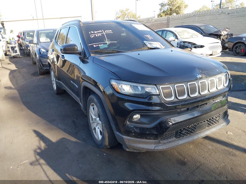 2022 Jeep Compass VIN 3C4NJCBB0NT137422 IAAI salvage auction — FRONT & REAR, Salvage Title, sold $3,900 on 2026-07-24 (photo 1)