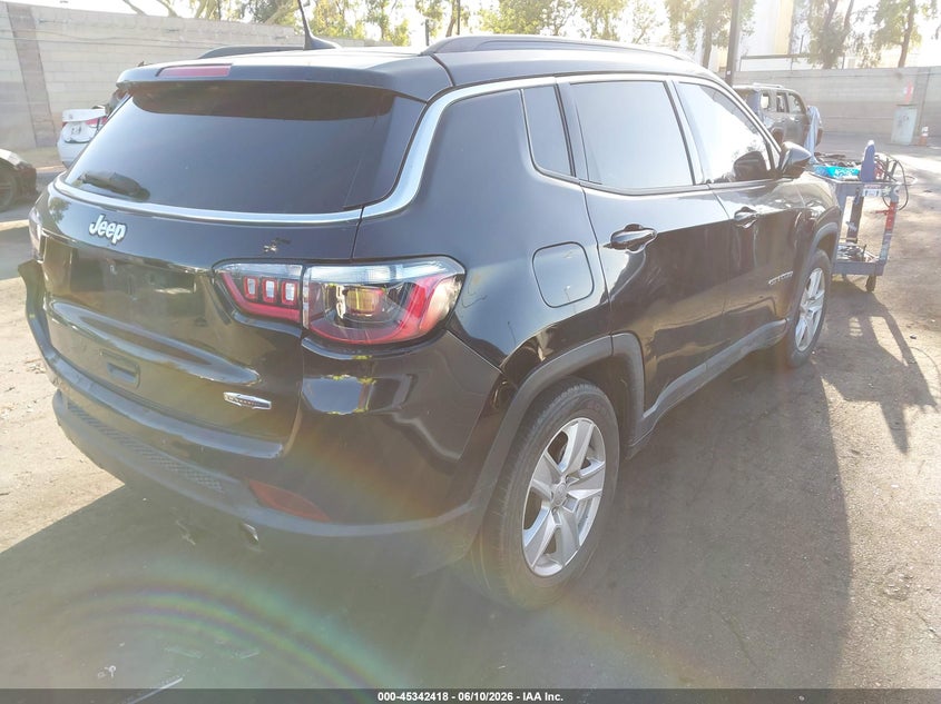 2022 Jeep Compass VIN 3C4NJCBB0NT137422 IAAI salvage auction — FRONT & REAR, Salvage Title, sold $3,900 on 2026-07-24 (photo 4)